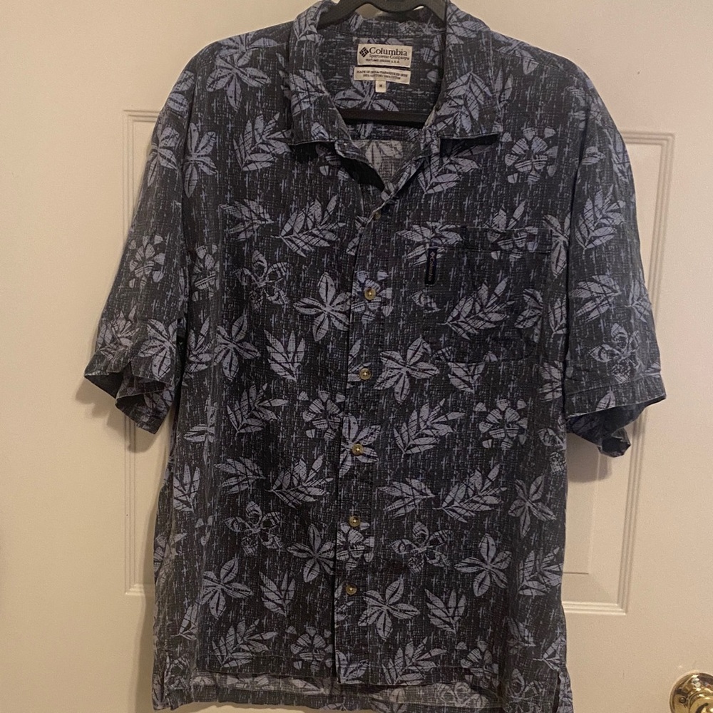 Columbia Black and Gray Leaf Print Shirt